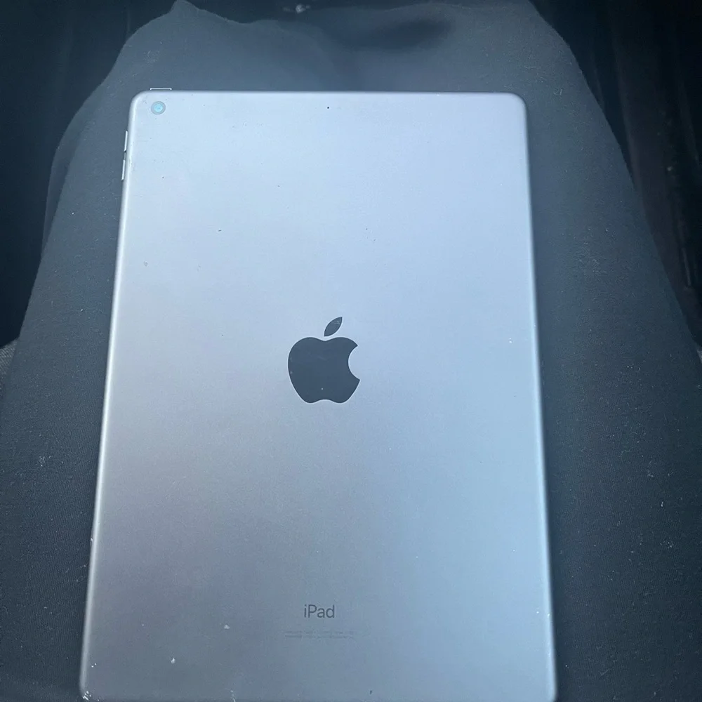 Apple sleek black